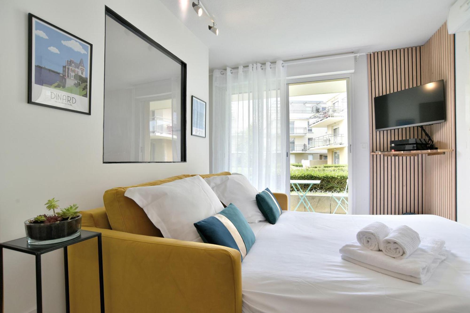 Escapade - Appartement Avec Jardin Et Parking Динан Экстерьер фото